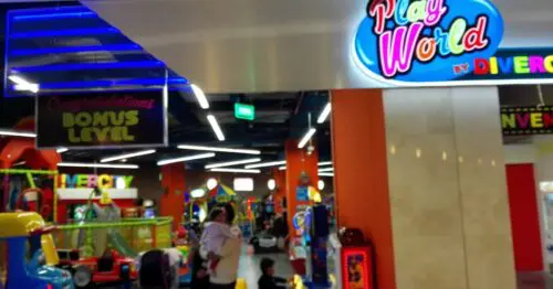 PLAY WORLD PLAY WORLD